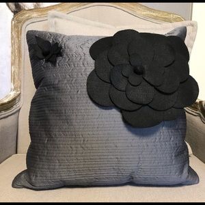 Grey throw pillow simply Vera